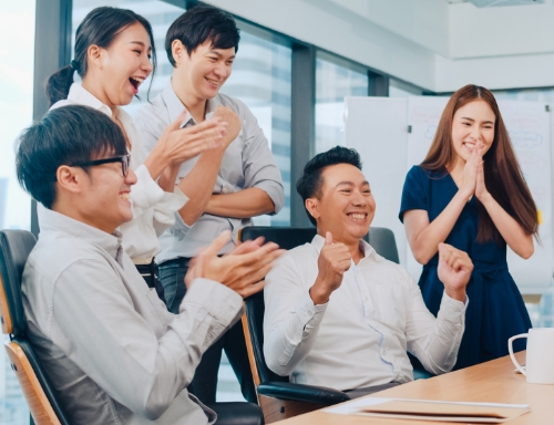 在友達學習、成長茁壯