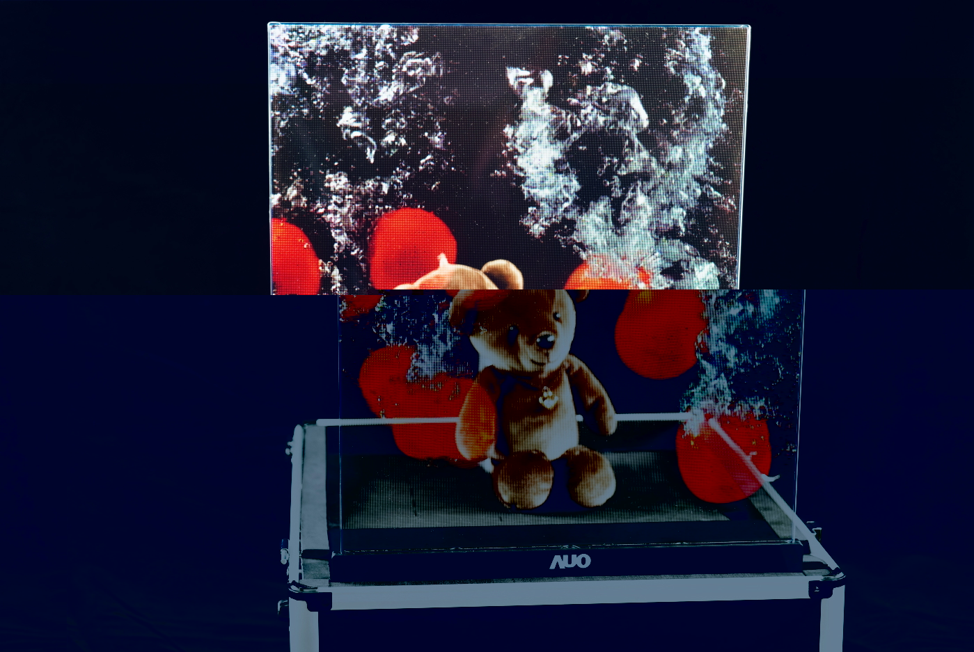 友達領先研發Micro LED透明顯示器，具備高穿透、低繞射、高亮度、可拼接之特性，可應用於智慧移動、智慧零售、商業展示等多元場域