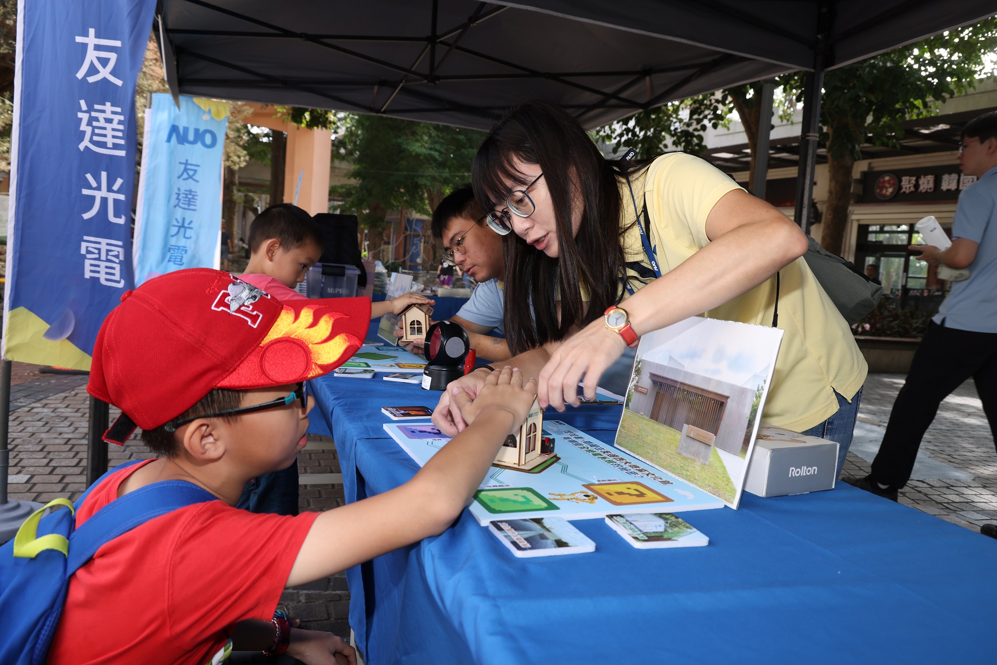 友達投入永續素養教育多年，從自身的環境教育場域走入校園、各式活動現場，合作夥伴亦擴及到NGO、公部門與供應鏈，豐碩成果獲「社會共融領袖獎」