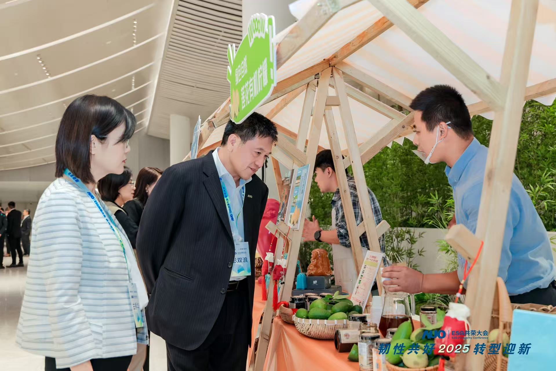 JNTY江南大会设置ESG互动展区，携手ADT、华展工业等供应链伙伴与社会企业，集中呈现绿色产品、循环成果与社区共融实践，通过可观可感的沉浸式体验，构建从技术到文化的立体永续价值链，获得与会嘉宾广泛好评。