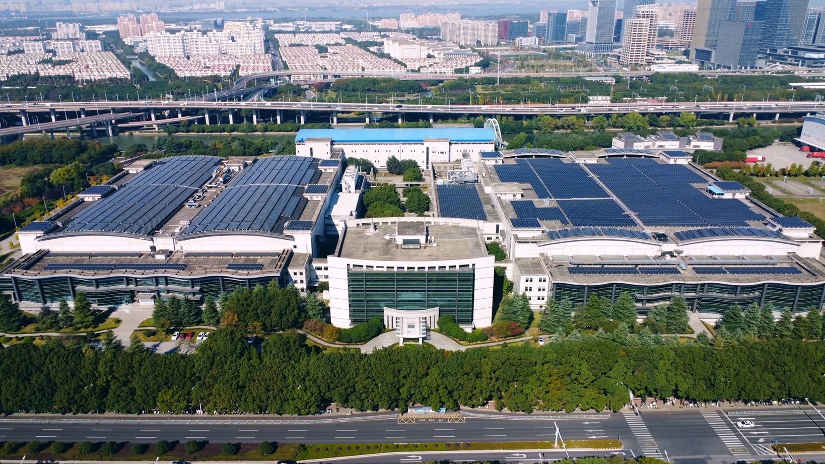 JNTY江南光电苏州厂获世界经济论坛评选为&rdquo;人才灯塔工厂&rdquo;，为全球显示器产业首家获此殊荣